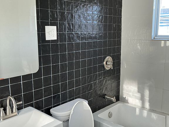5th image of 2127 John F Kennedy Blvd #1