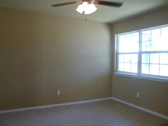 4th image of 704 S Howard Ave