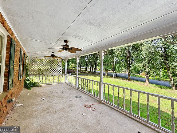 3rd image of 677 Bankshire Dr