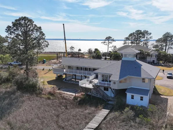 4758 Bayside Dr, Milton, FL 32583