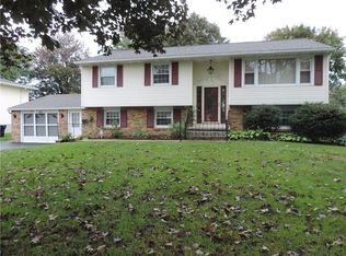 237 Heritage Dr, Rochester, NY 14615