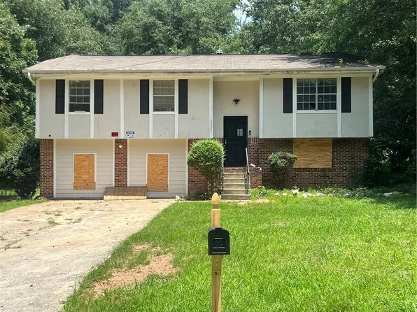 5852 Hallwood Ct, Lithonia, GA 30058