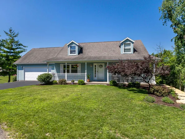 204 Sioux Ct, Galena, IL 61036