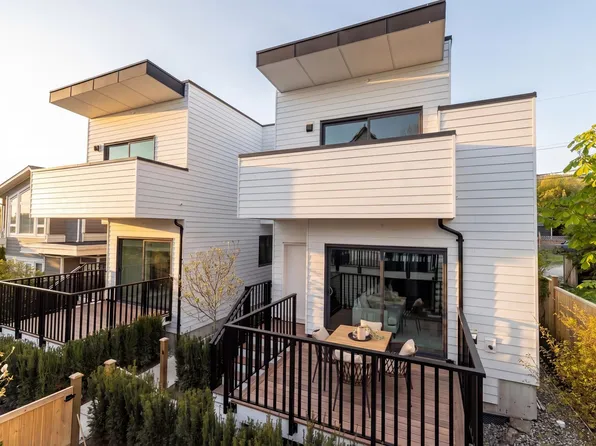 328 W 14th St #1, North Vancouver, BC V7M 1P6