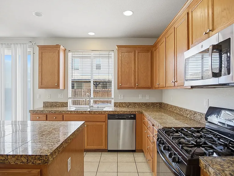 3648 Fallview Ave — Photo 7