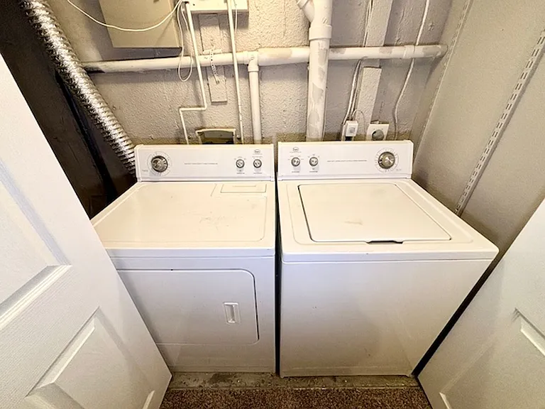 1044 S Paris Ct — Photo 24