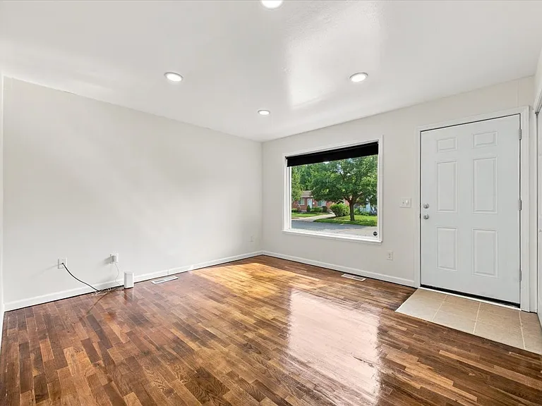 15432 Orchard St — Photo 8