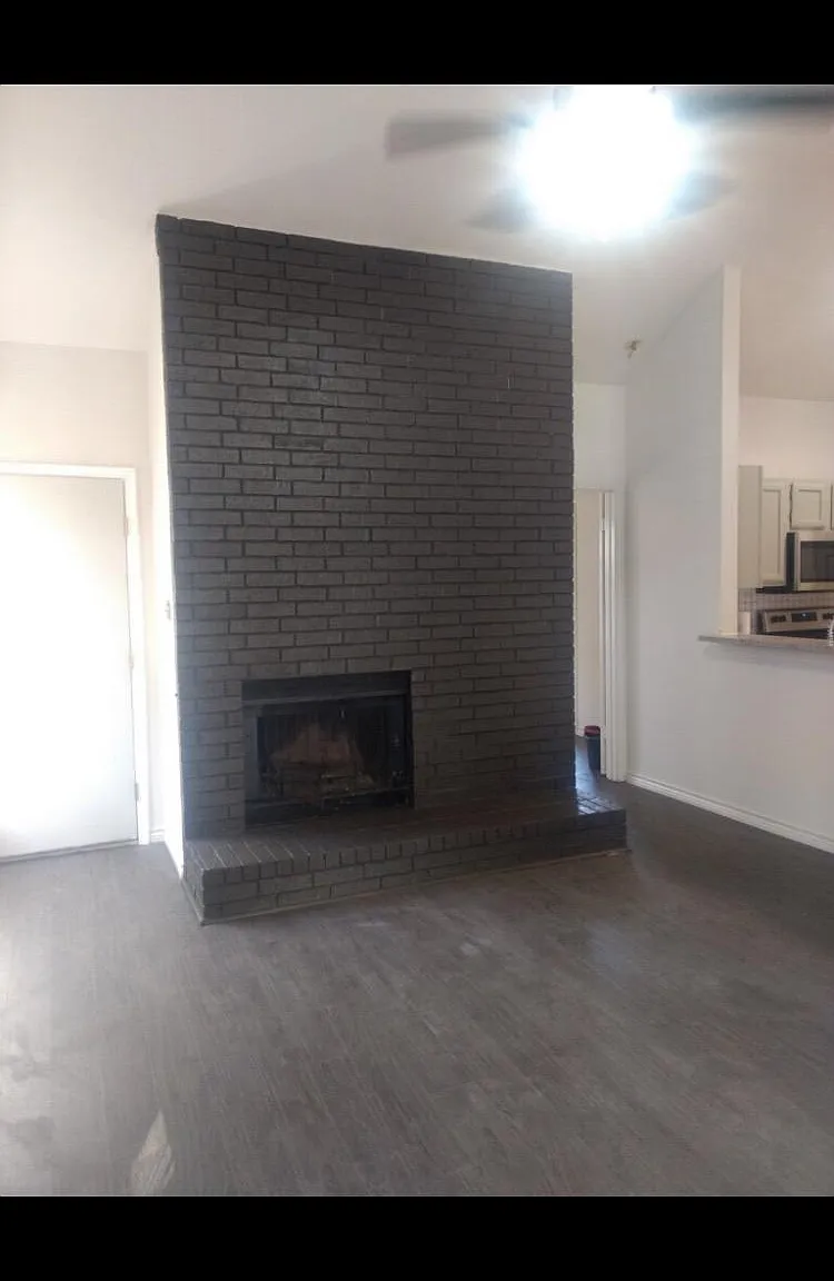 2 bed, 1068 sqft, $1,950 — Photo 3