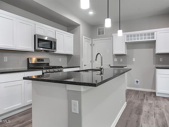 4th image of 349 Loddon St