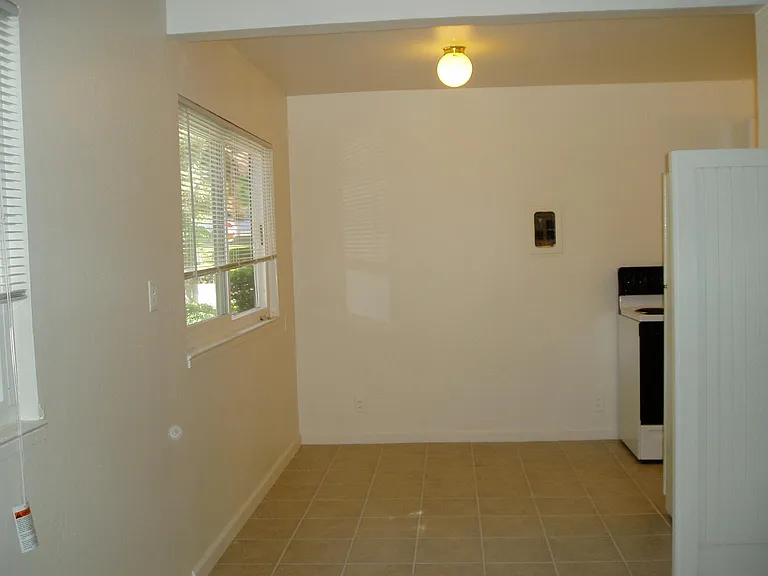 1058 Roewill Dr #2 — Photo 3
