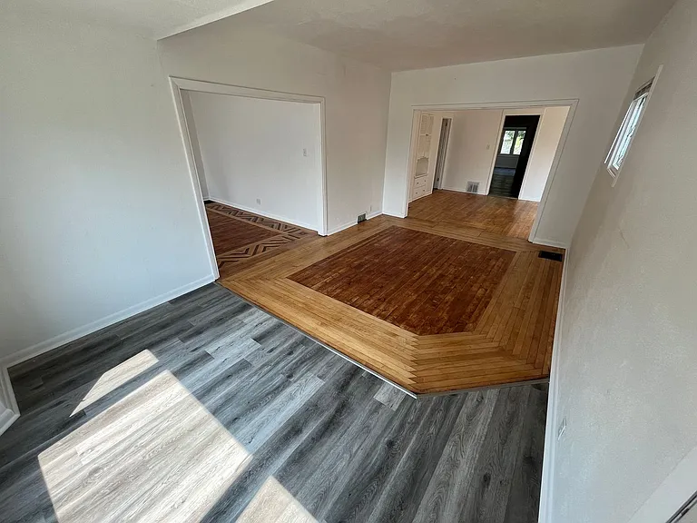 2408 W High St — Photo 5