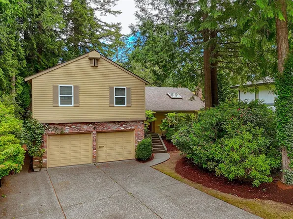 1005 Kentwood Pl, Saanich, BC V8Y 2R2