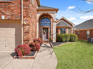 6829 Crenshaw Ln, Denton, TX 76210