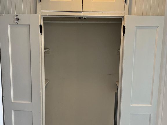 2nd image of 208 W 2nd Ave APT 4