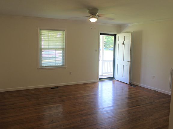 4th image of 2309 Emeline Pl