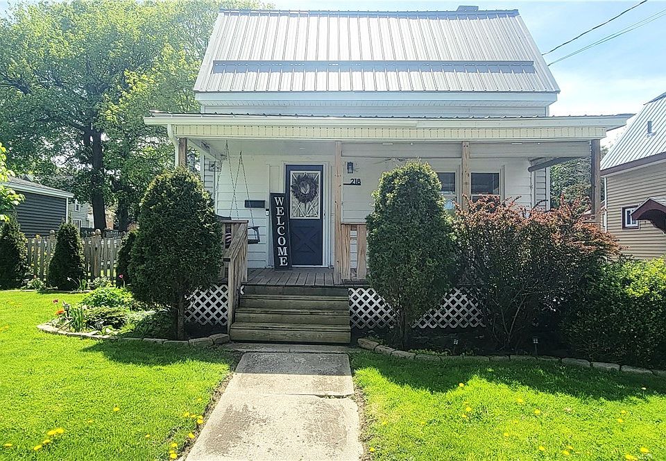 1st image of 218 Stuart St