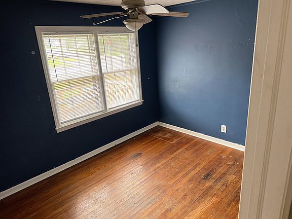 3rd image of 1373 Garden Dr