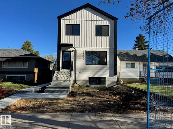 2-81 3rd St NW #12411, Edmonton, AB T6T 2V8