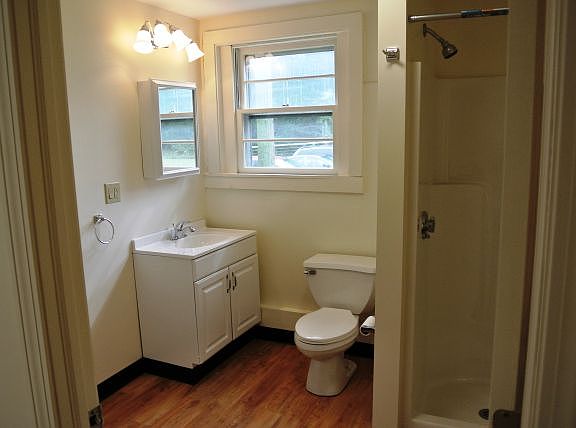 5th image of 2 Osborne Ln APT 2