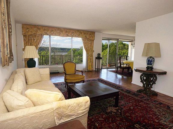 3rd image of 4465 Douglas Ave APT 7K