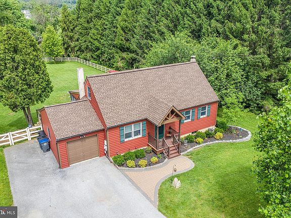 4th image of 108 Cheryl Dr
