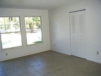 3rd image of 5605 39th St