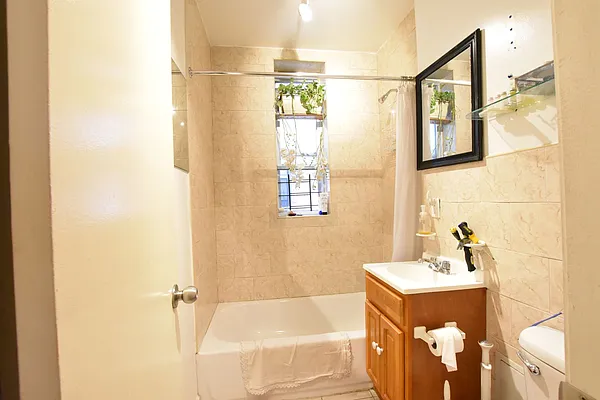 Rented by Clove Realty LLC | media 23