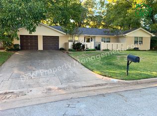 1812 Elmhurst Dr, Arlington, TX 76012