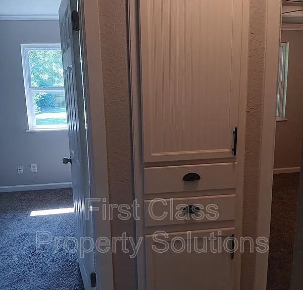 1205 S Howard Ave — Photo 8
