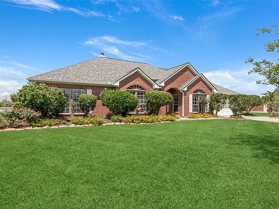 4th image of 143 Lago Circle Dr N