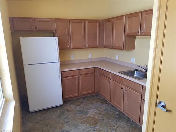 3rd image of 2913 Tuscan Dr Unit 303