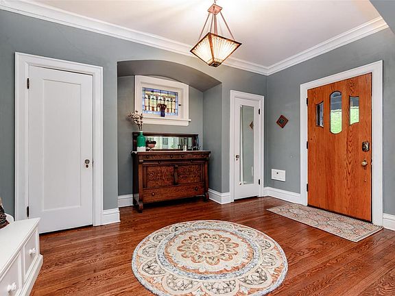 5th image of 1129 Bellerive Blvd