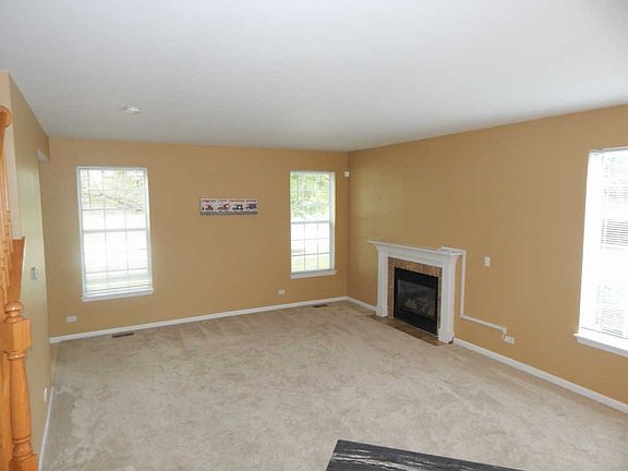 2nd image of 2442 Claremont Ln