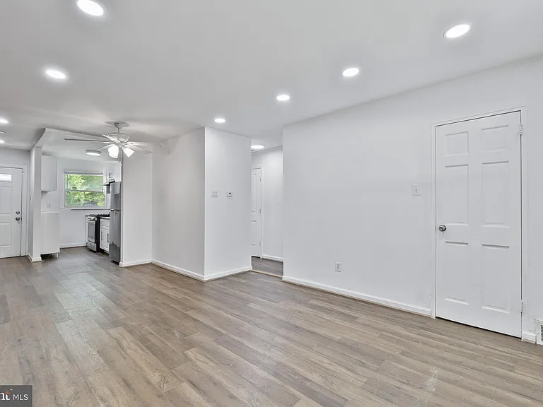 7634 Normandy Rd — Photo 9