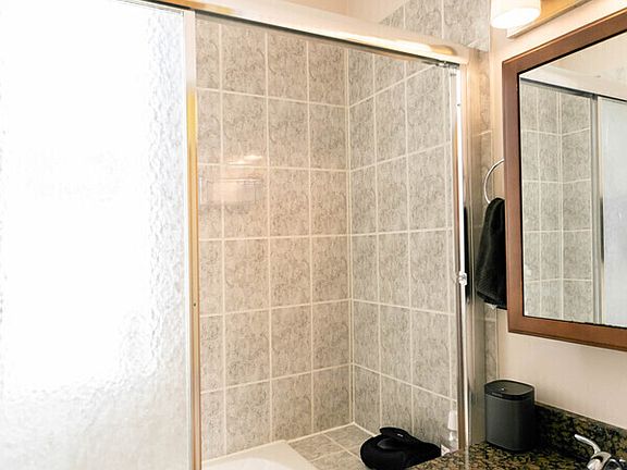 5th image of 1546 N Mohawk St #3