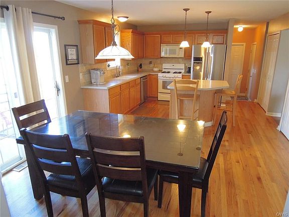 4th image of 8421 Sutcliffe Dr