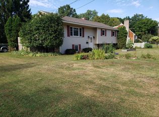 102 Suburban Sq, South Burlington, VT 05403