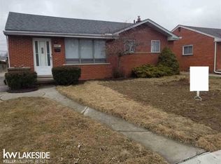 22301 Visnaw St, Saint Clair Shores, MI 48081