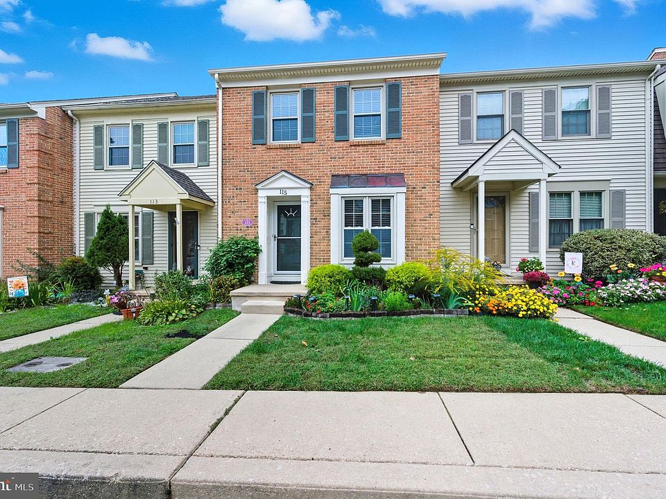 1st image of 115 Wooden Carriage Dr
