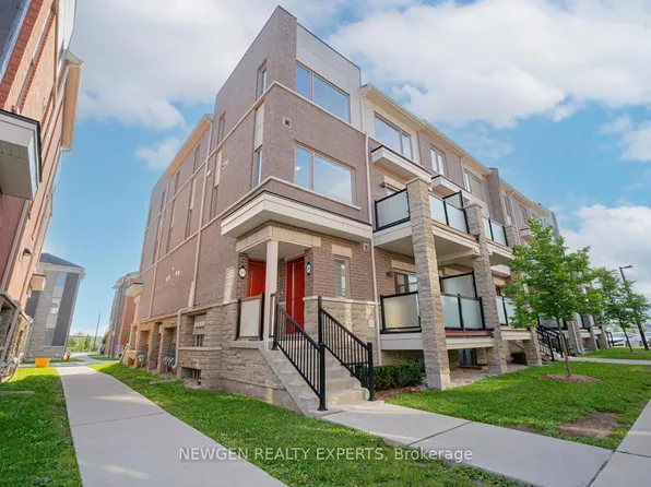 240 Lagerfeld Dr #13, Brampton, ON L7A 5G9