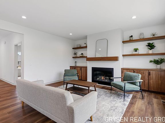 5th image of 1839 Stratford Ln NW