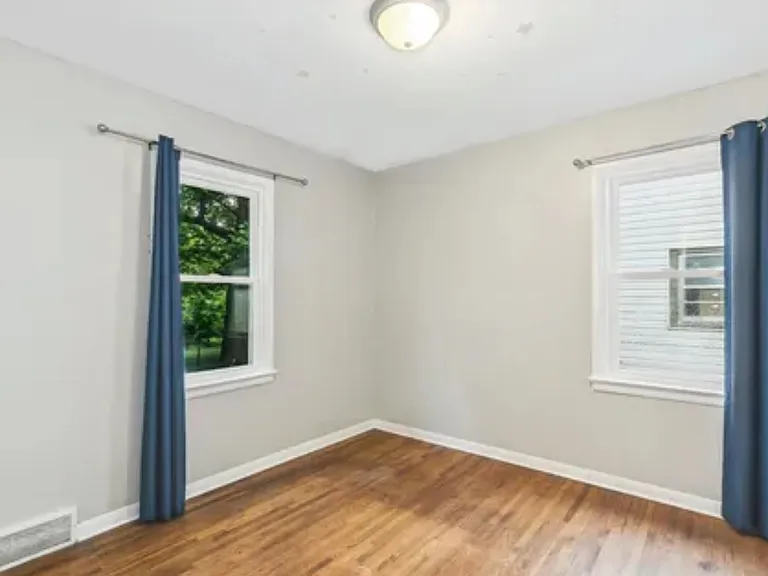 2144 S Wallace Dr — Photo 6