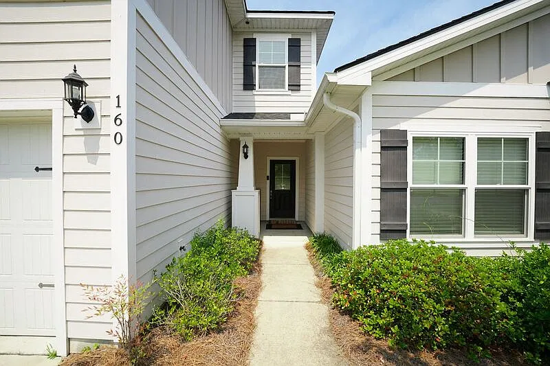 3 bed, 2.5 bath, 1504 sqft, $2,200 — Photo 3
