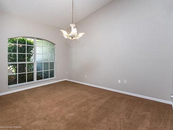 4th image of 1025 Pinehurst Ct