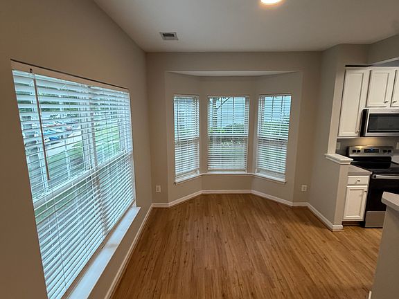 3rd image of 8635 Millstream Dr