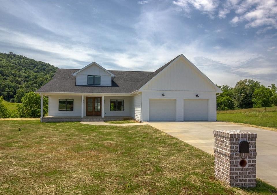 1st image of 1024 Deerfoot Cir