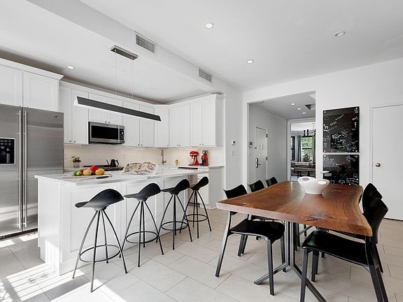 3rd image of 1323 Madison Ave #2