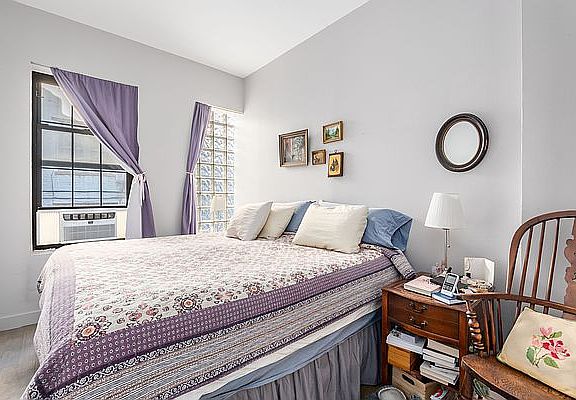 5th image of 678 Franklin Ave #2