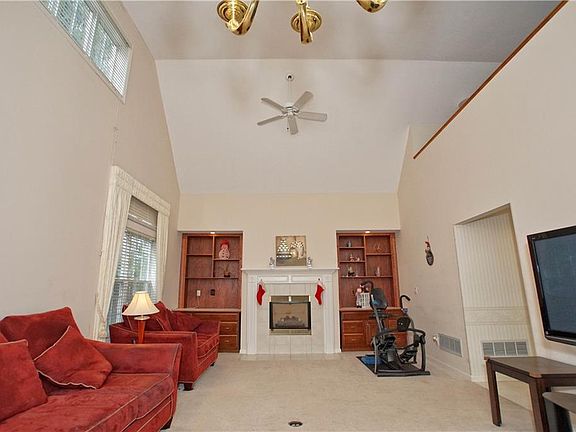 4th image of 3008 Waterford Dr #38