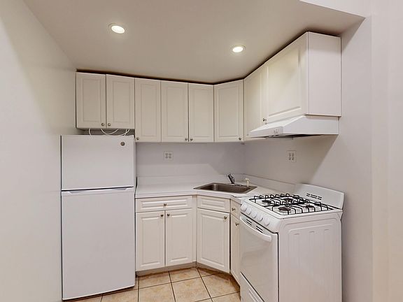 3rd image of 234 E 87th St APT 1D